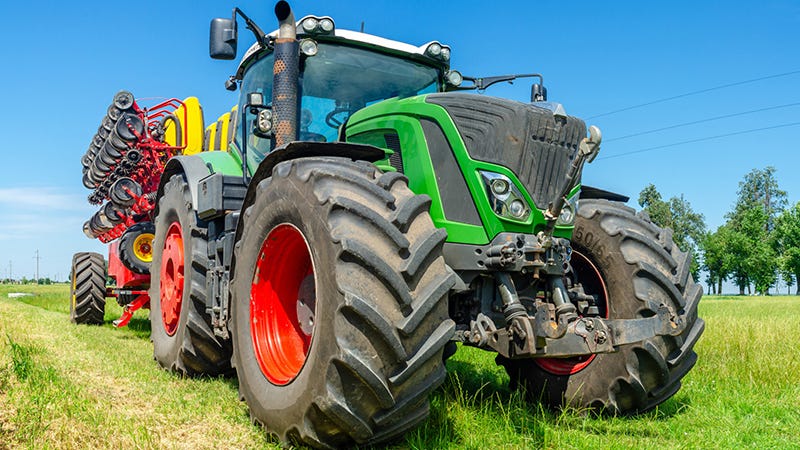 Combine, 4WD tractor sales remain strong despite overall dip in other sales - Michigan Farm News