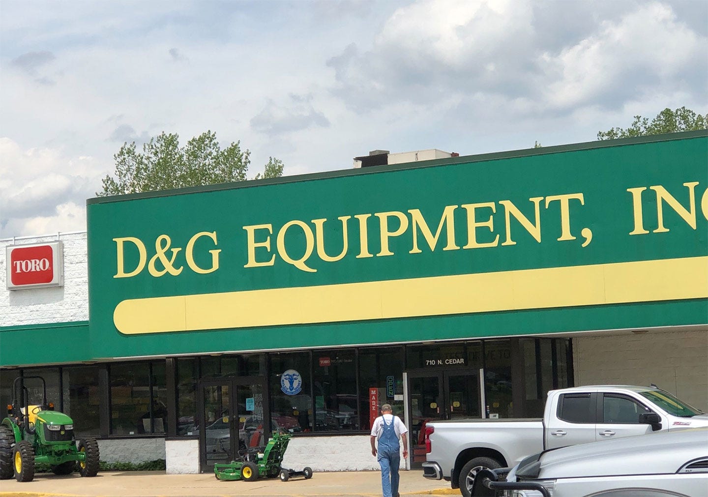 Bader and Sons, D&G Equipment dealerships purchased by Hutson, Inc